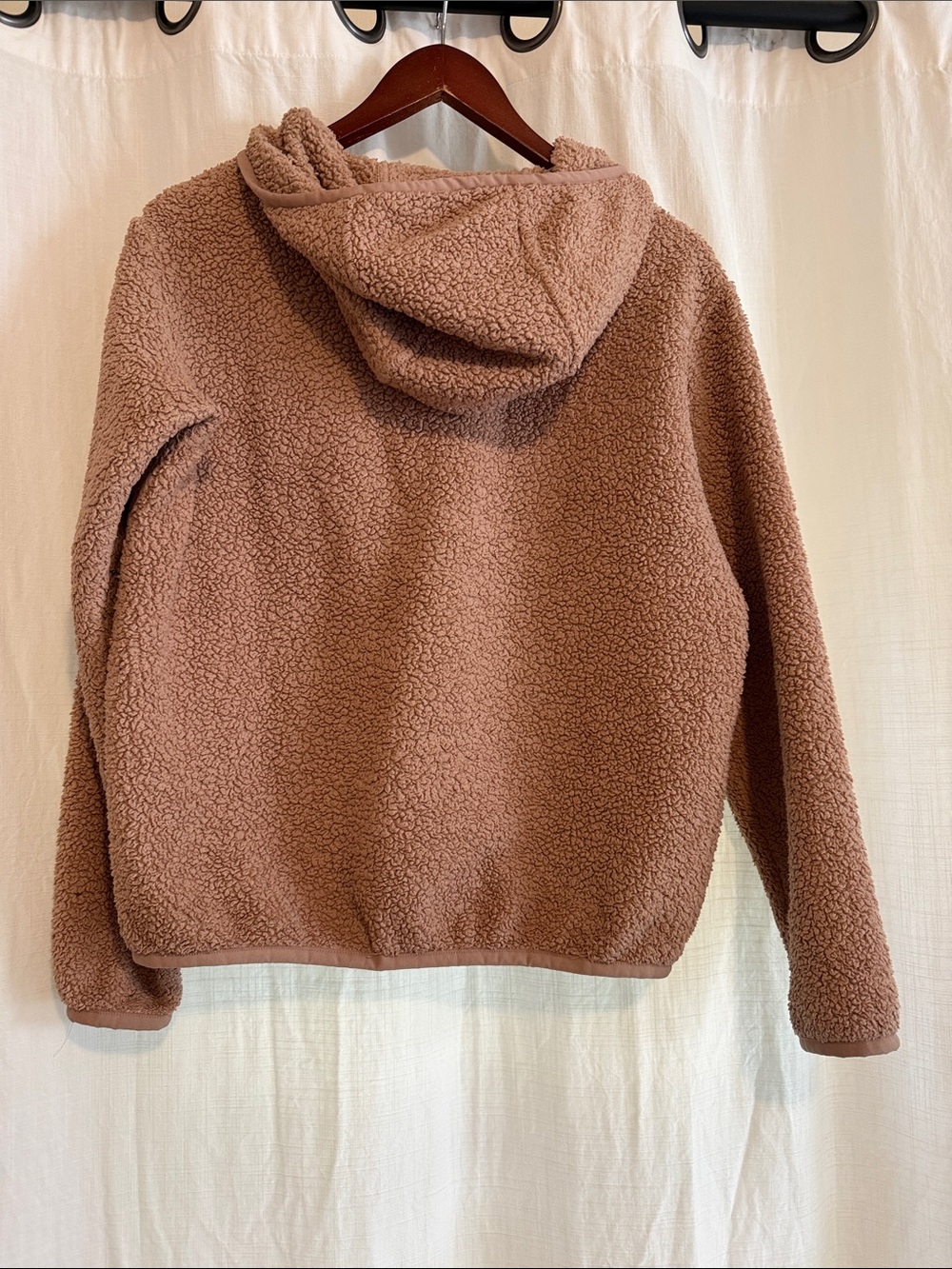 Patagonia Women’s Mauve Zip-Up Sherpa Hoodie - Picture 3 of 3